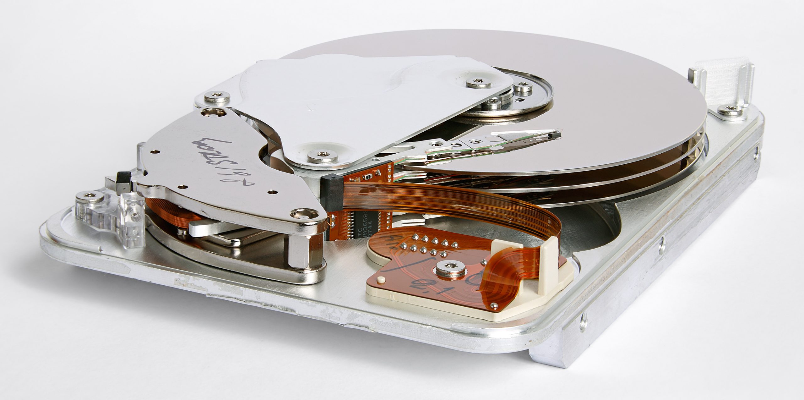 Ổ cứng HDD là gì? Có bao nhiêu loại? Giải thích các thông số kỹ thuật ...